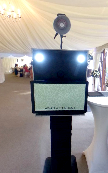 Glitz n Glamour Photo Booth Hire - 8_Guest_Open_Photo_Booth